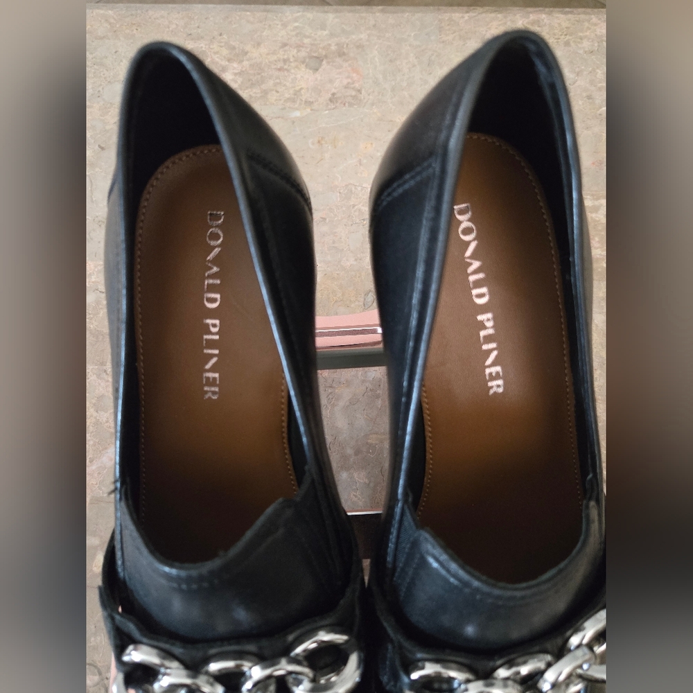 Donald J. Pliner Black Leather Loafers with Silver Chain  Size: 9.5 - Picture 5 of 8